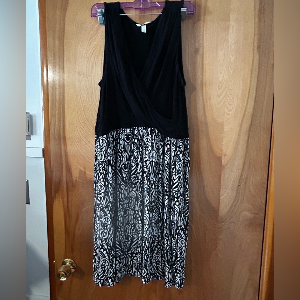 Tank Black and White colored Soma dress
